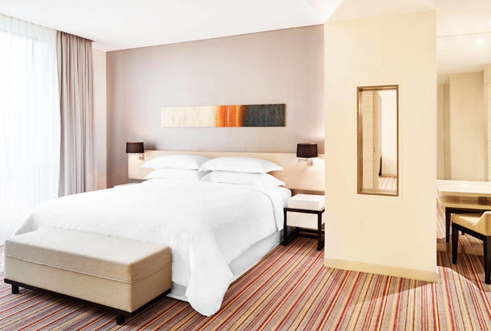 Four Points By Sheraton Puchong Kültér fotó